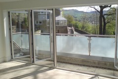 Balkonų stiklinimas - aliuminiai rėmai-varstoma sistema